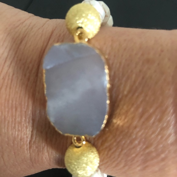 Gorgeous anthropology bracelet🌼❤️ - Picture 3 of 5